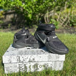 Lebron Soldier 9 IX “Black Silver”